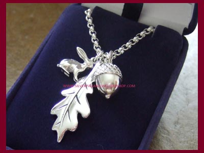 Hare, Oak Leaf and Acorn Necklace **LOW STOCK** - Click Image to Close